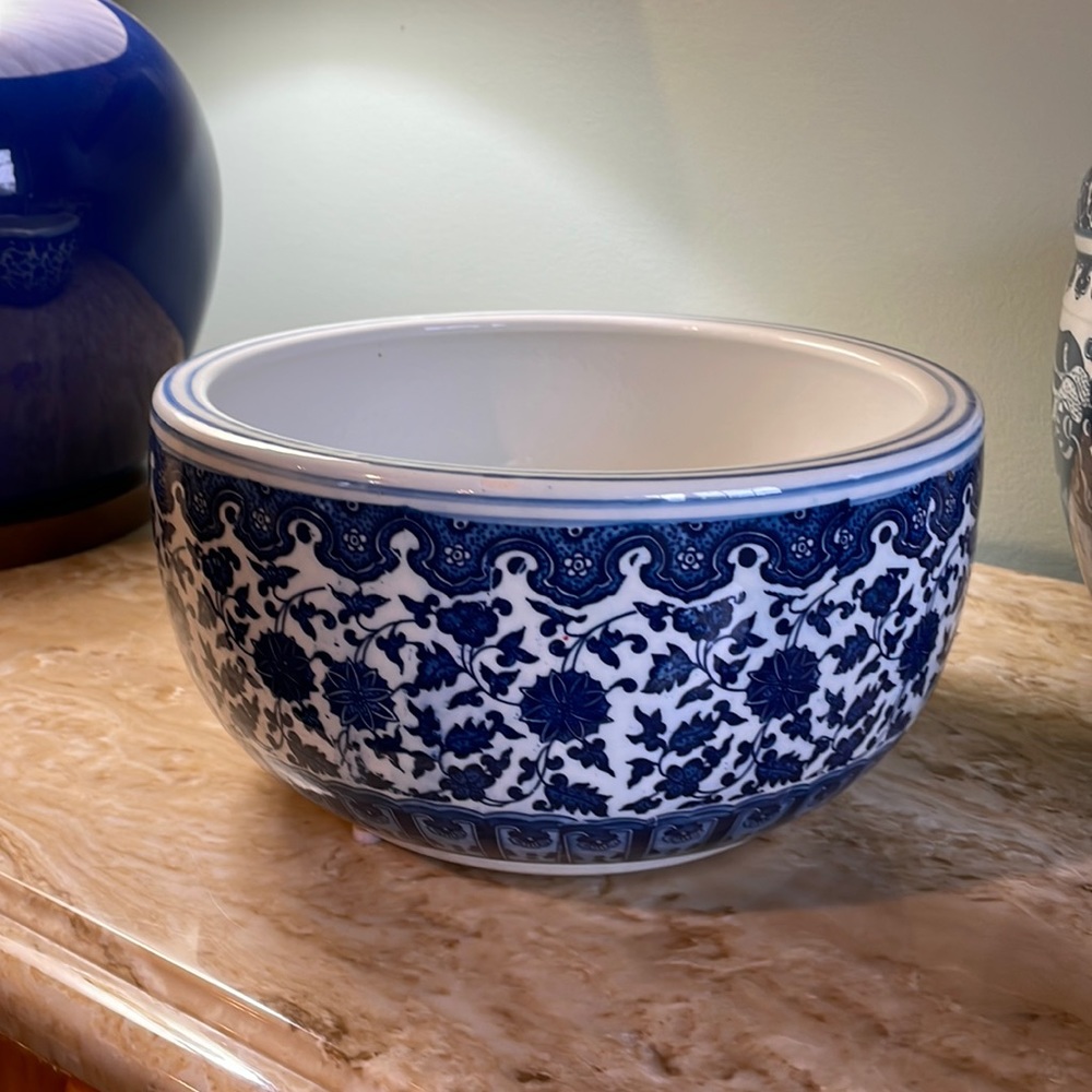 Large chinoiserie ceramic planter.